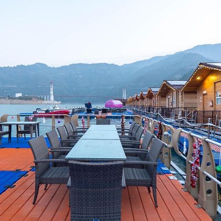 Le Roi Floating Huts & Eco Rooms Tehri New Tehri Экстерьер фото