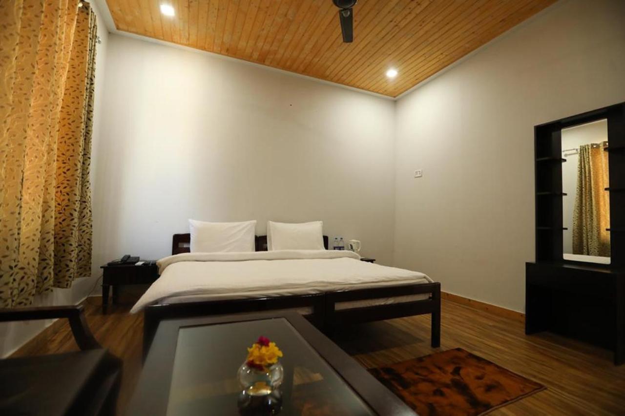 Le Roi Floating Huts & Eco Rooms Tehri New Tehri Экстерьер фото